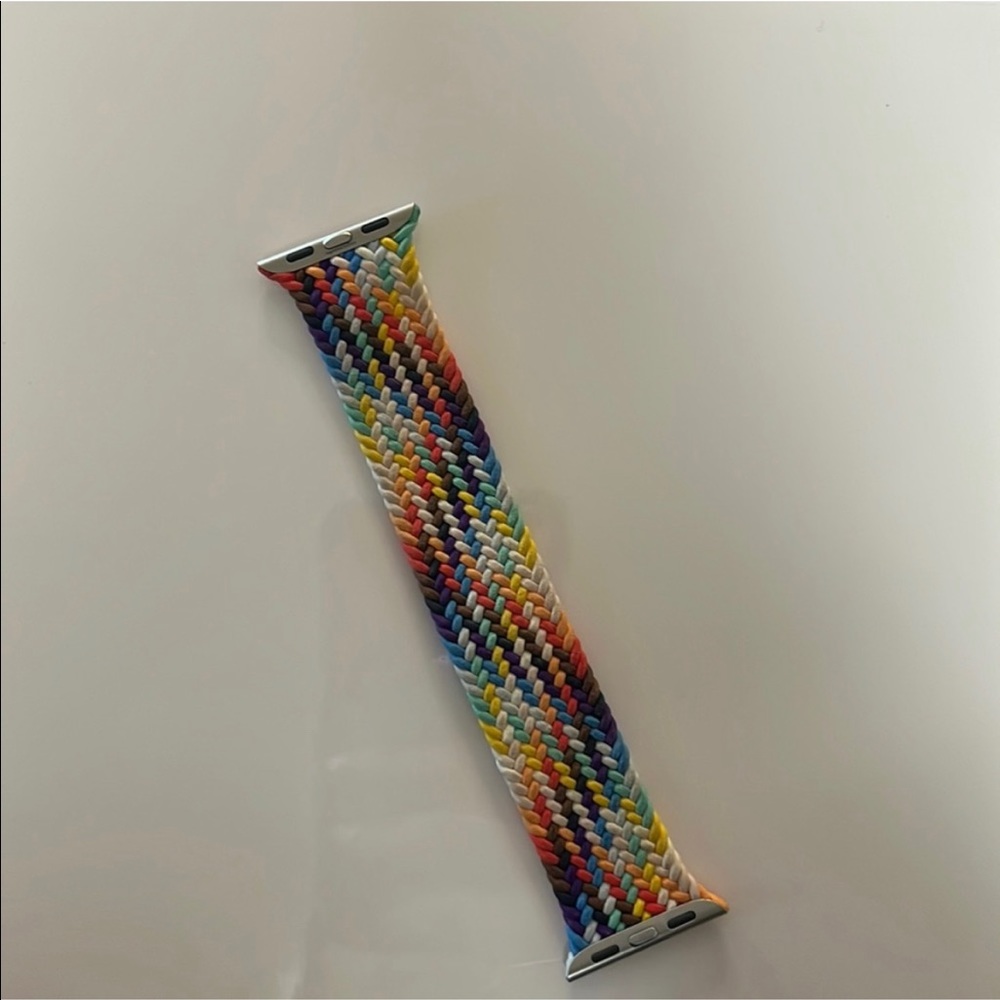 Official Apple Braided Solo Loop Pride Band 2021 Size 4